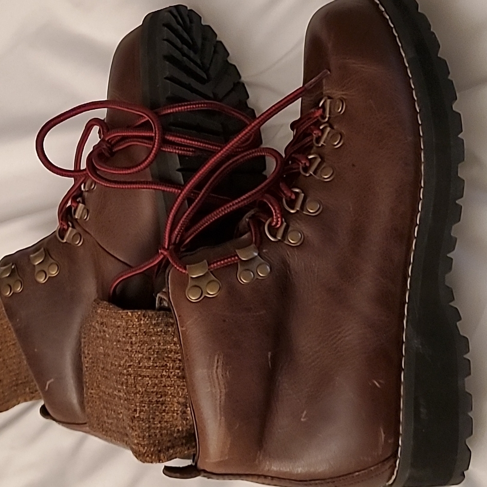 Eastland Alpine Hiker Boots - Nearly New (No original Box!)